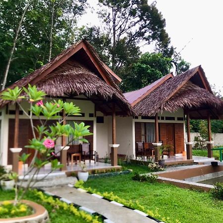 R5 Keramba Inn Bukit Lawang Esterno foto
