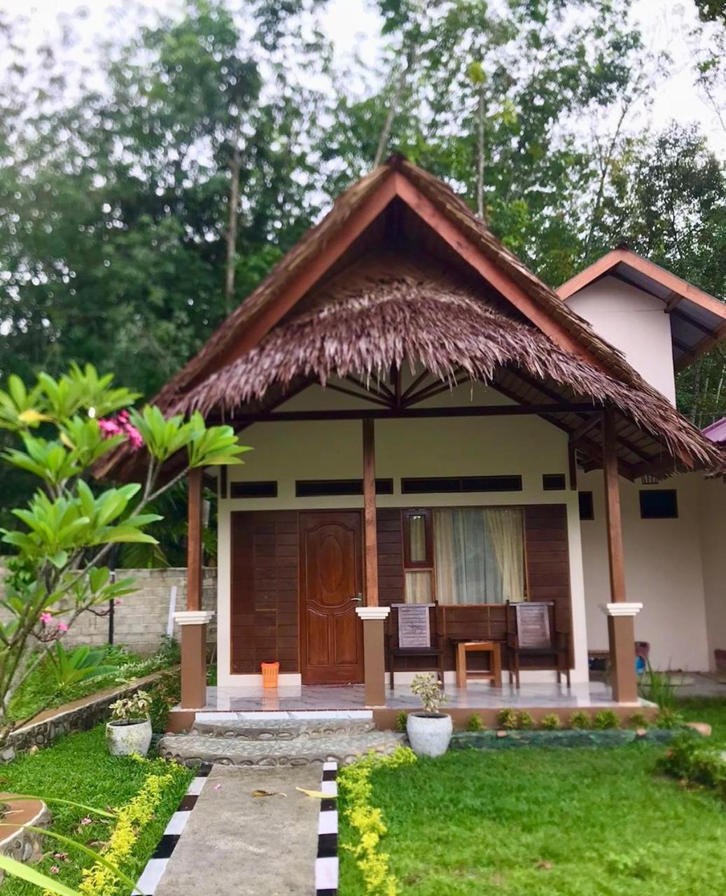 R5 Keramba Inn Bukit Lawang Esterno foto