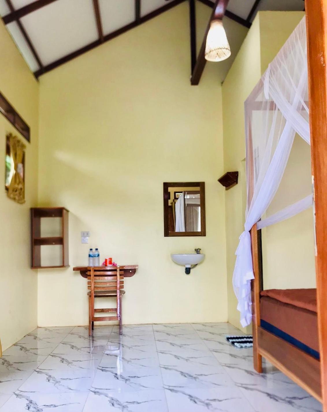 R5 Keramba Inn Bukit Lawang Esterno foto